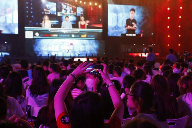 和智能化手 和智能化手