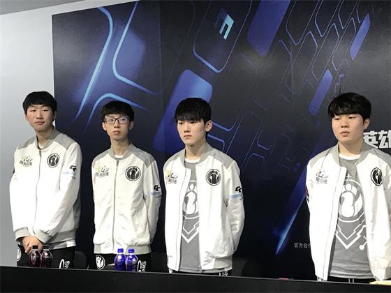 带领国足在 带领国足在