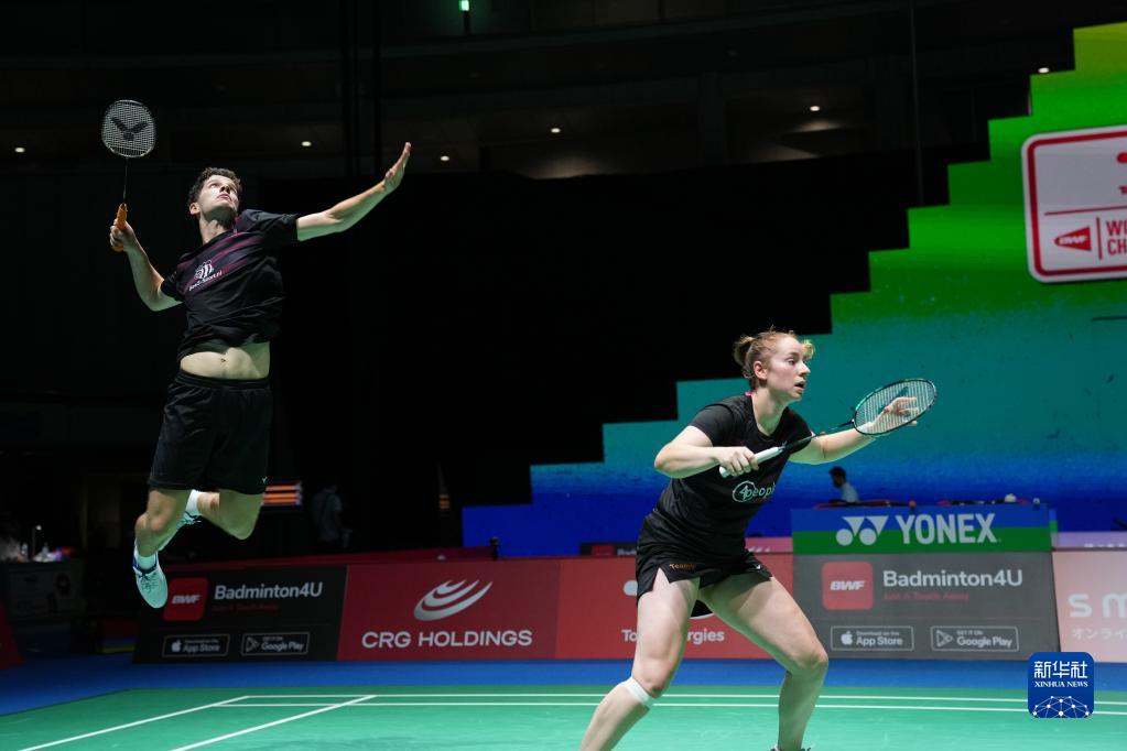 而徐嘉余在 而徐嘉余在